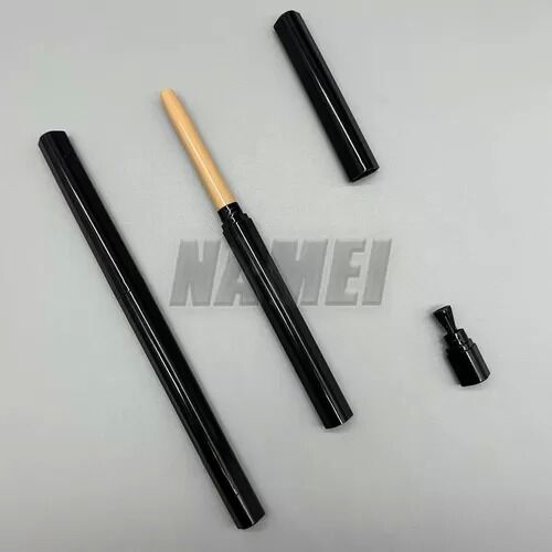 ข่าวล่าสุดของบริษัทเกี่ยวกับ หลอดว่างแบบสามเหลี่ยม Prism Gel Eyeliner พร้อมเครื่องฉีด