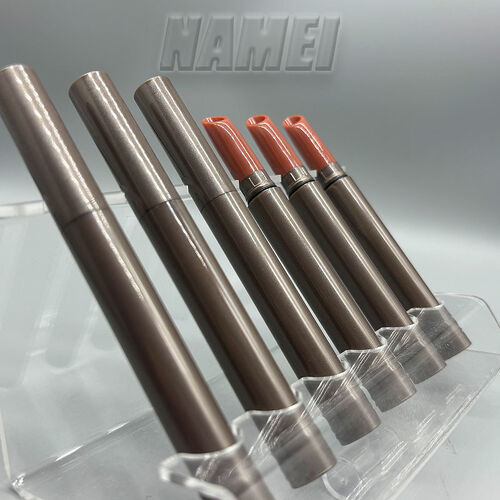 บล็อกบริษัทล่าสุดเกี่ยวกับ Top Pick Multi-use Twist Pencil Tube with Built-in Sharpener for Lip Liner, Eyeshadow & Highlighter